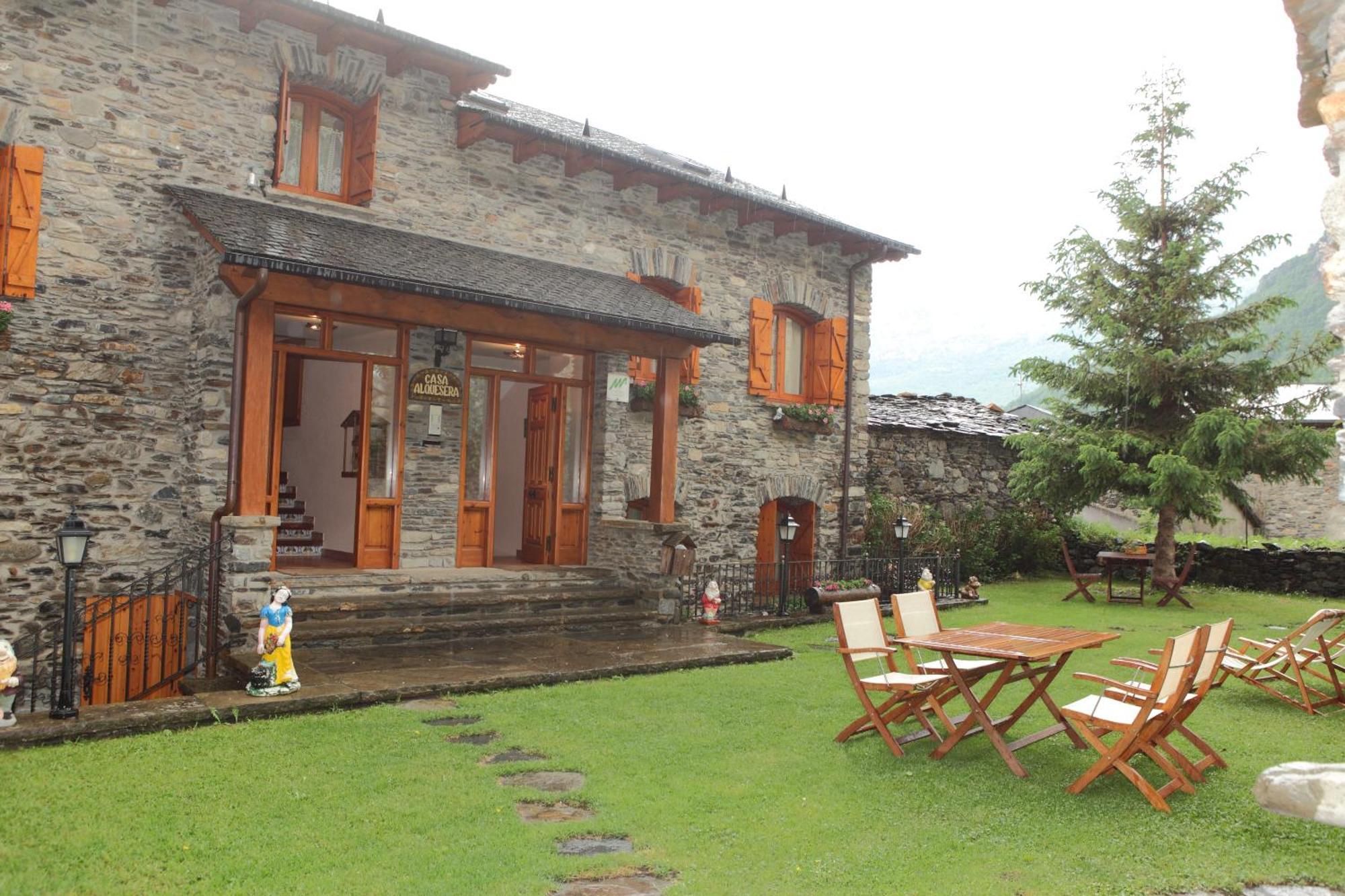 Apartamentos Alba Casa Alquesera Sahun Buitenkant foto